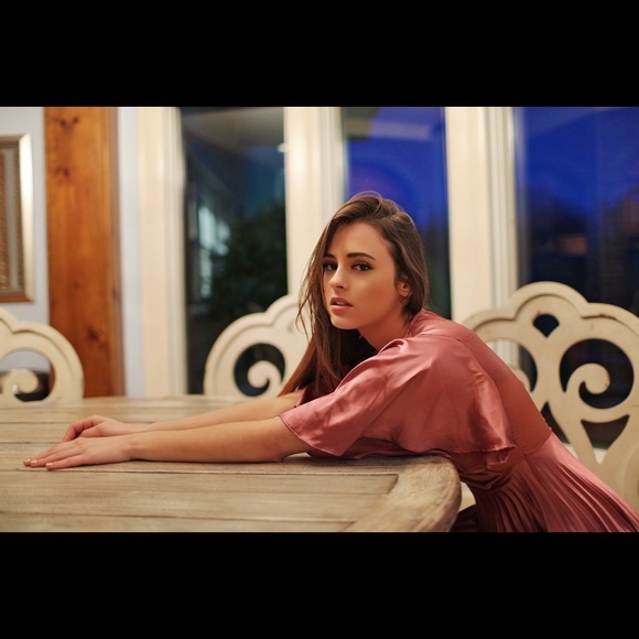 Meet Your Posher, Morgan - Picture 5 of 8